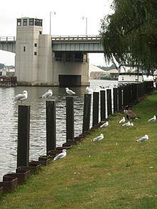 Blossomland Bridge httpsuploadwikimediaorgwikipediacommonsthu
