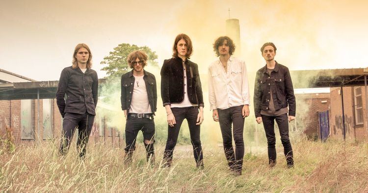 Blossoms (band) Stockport band Blossoms knock Adele off top spot as they storm to