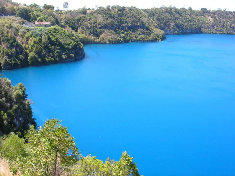 Blue Lake (South Australia) httpsuploadwikimediaorgwikipediacommonsbb