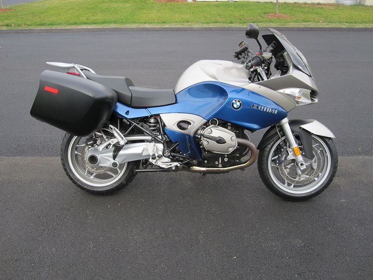 BMW R1200ST