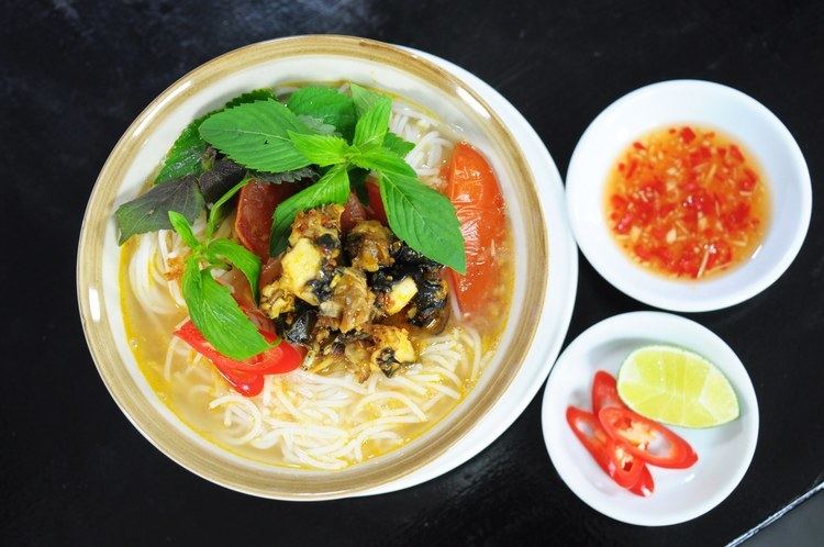 Bún ốc Vietnamese Snail Noodle Soup Bn c Vietnamtravel Cheap