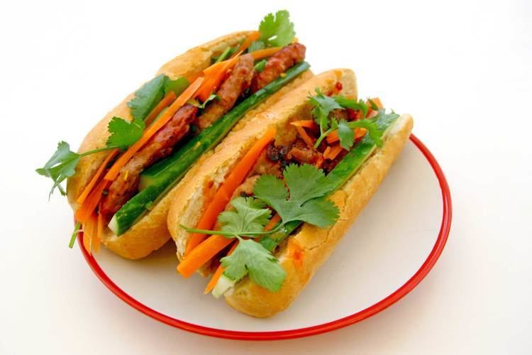 Bánh mì Bnh M Baguette NOM