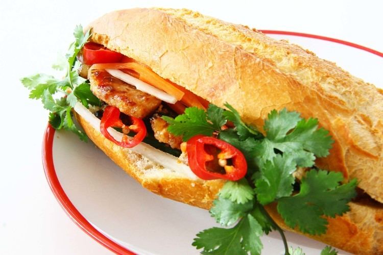 Bánh mì Bnh M Baguette NOM