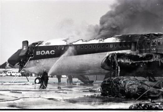 BOAC Flight 712 BOAC Flight 712 and London Airport collection of approx 79 35mm b