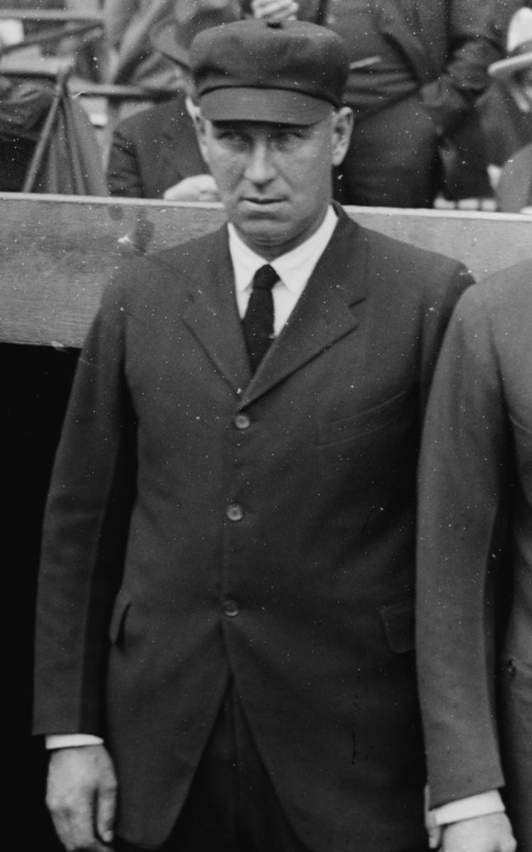 Bob Hart (umpire)