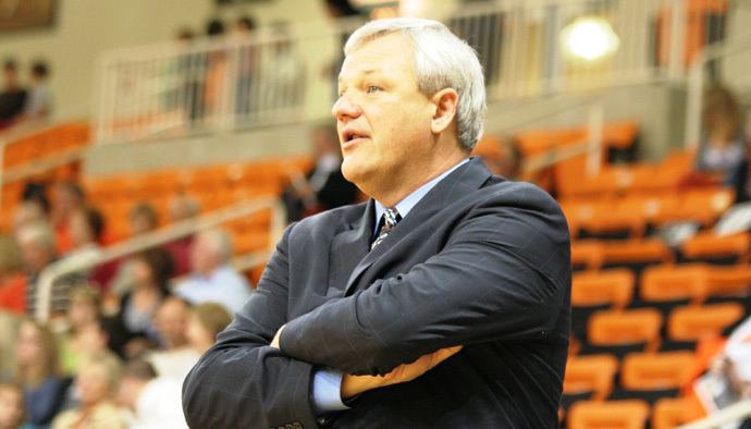 Bob Hoffman (basketball) Coach Bob Hoffman of Mercer University Awarded John Lotz