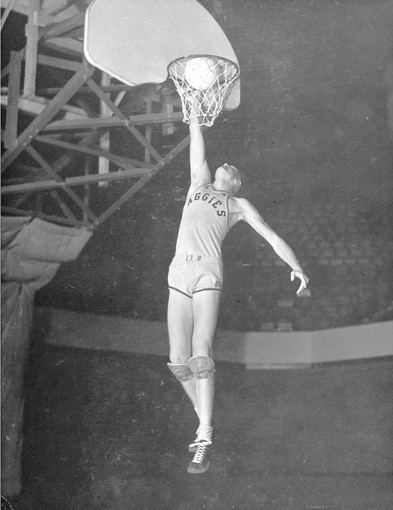 Bob Kurland NBA AllStar dunk contest Hall of Famer Bob Kurland is