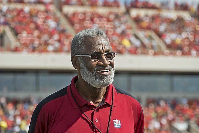 Pro Football Hall Of Famer Bobby Bell Is A Member Of Alpha Phi Alpha -  Watch The Yard