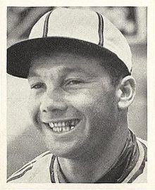 Bobby Estalella (outfielder) httpsuploadwikimediaorgwikipediacommonsthu