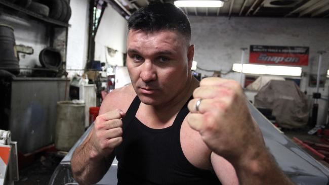 Bobby Gunn WATCH Bare Knuckle SAVAGE Bobby Gunn Fights Boxer Roy Jones Jnr
