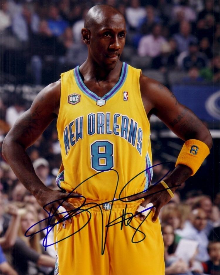 Bobby Jackson (basketball) Bobby Jackson autographed New Orleans Hornets 8x10 photo Retired