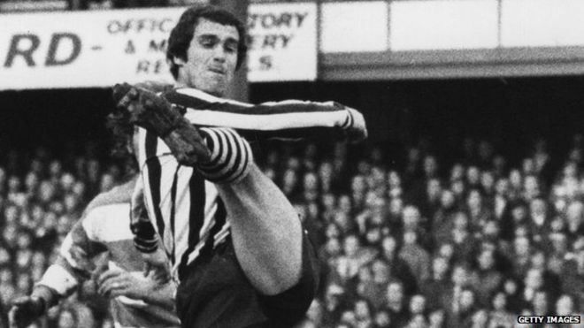 Bobby Moncur Bobby Moncur reveals oesophageal cancer BBC News