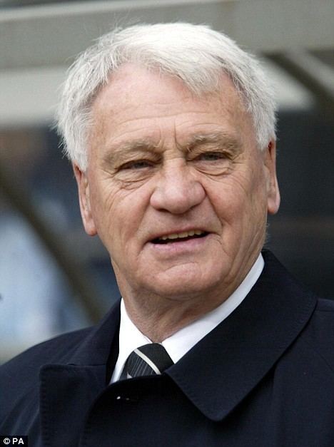 Bobby Robson Sir Bobby Robson concedes defeat in his long battle