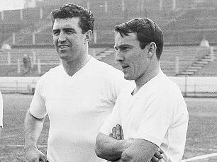 Bobby Smith (footballer, born 1933) Tottenham Hotspur legend Bobby Smith dies aged 77 Daily Mail Online