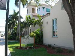 Boca Raton Old City Hall httpsuploadwikimediaorgwikipediacommonsthu