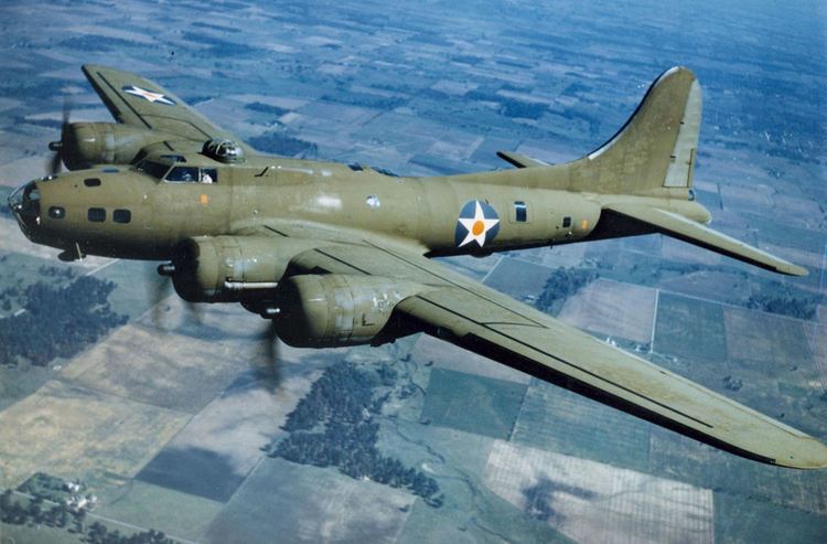 Boeing B-17 Flying Fortress Palm Flying Boeing B17 Flying Fortress