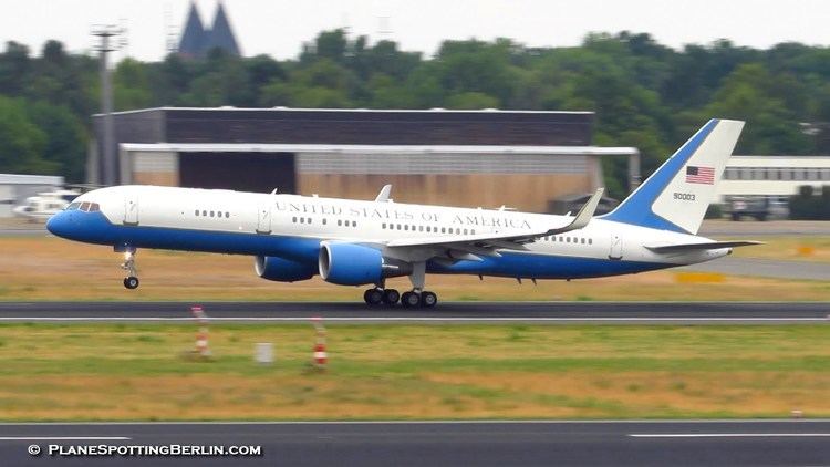 Boeing C-32 RARE United Staates AIR FORCE TWO Boeing C32 Takeoff from