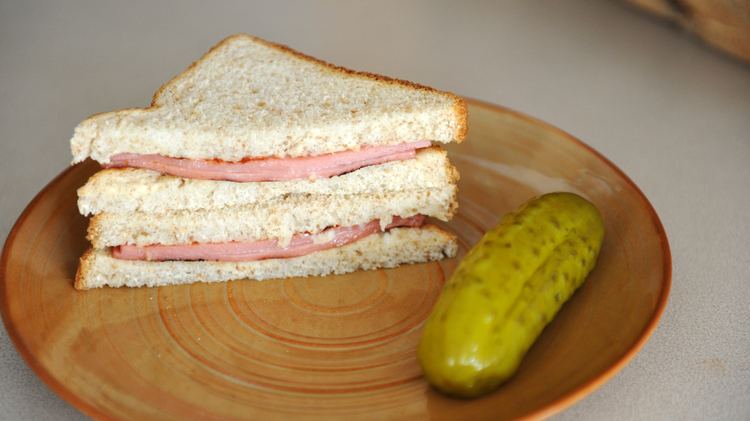 Bologna sandwich wwwwikihowcomimages223MakeaFriedBolognaS