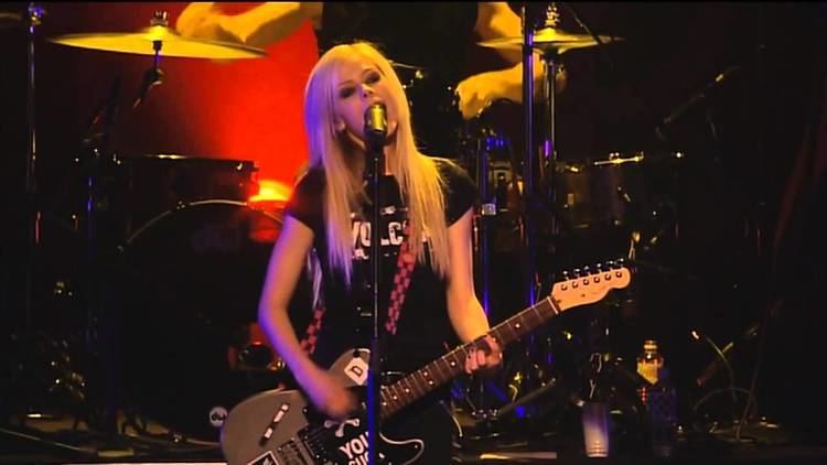 Bonez Tour 2005: Live at Budokan Avril Lavigne He Wasn39t Live at Budokan Japan Bonez Tour 2005