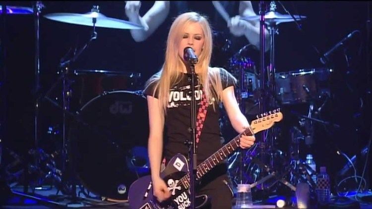 Bonez Tour 2005: Live at Budokan Avril Lavigne Don39t Tell Me Live at Budokan Japan The Bonez