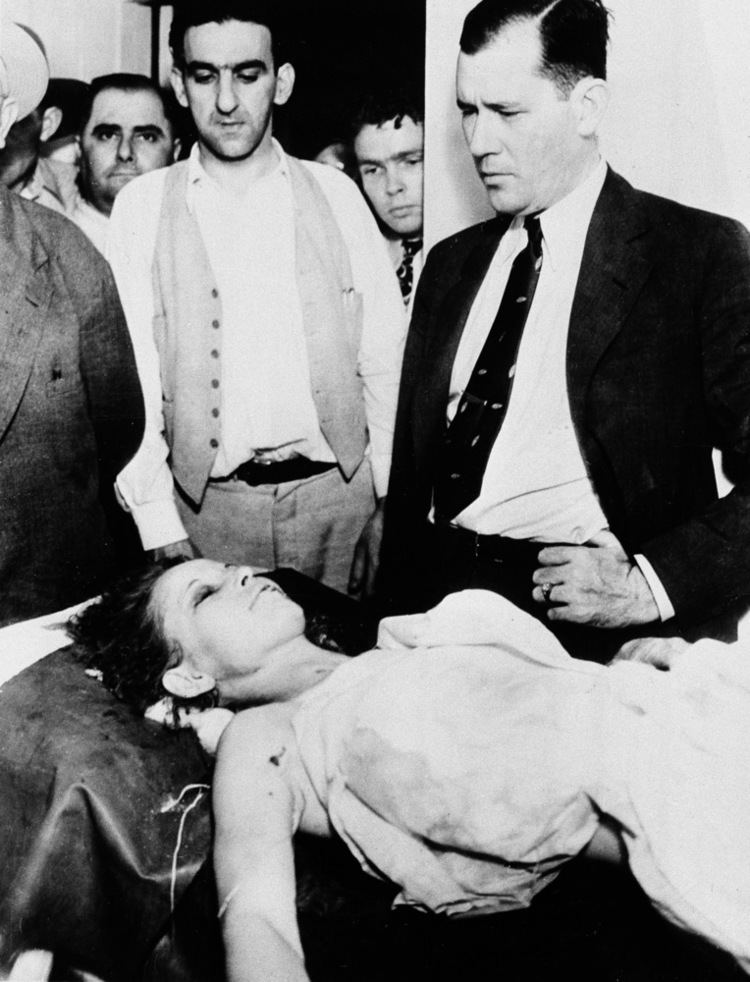 Bonnie and Clyde Bonnie And Clydes Death Told In 13 Gruesome Pictures GRAPHIC