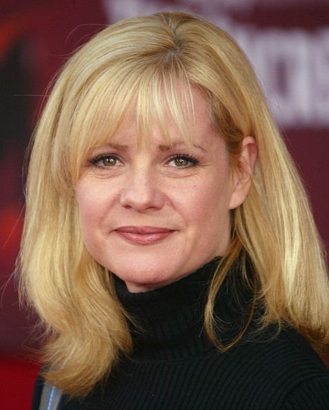 Bonnie Hunt Bonnie Hunt Photos Disney Premiere Of quotThe Incredibles