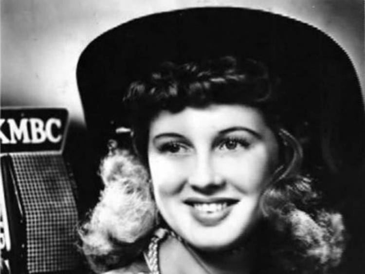 Bonnie Lou Bonnie Lou Singer and radio presenter who crossed over