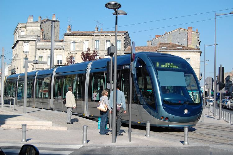 Bordeaux tramway FileXDSC 7591tramwaydeBordeauxplacePaulDoumerjpg Wikimedia