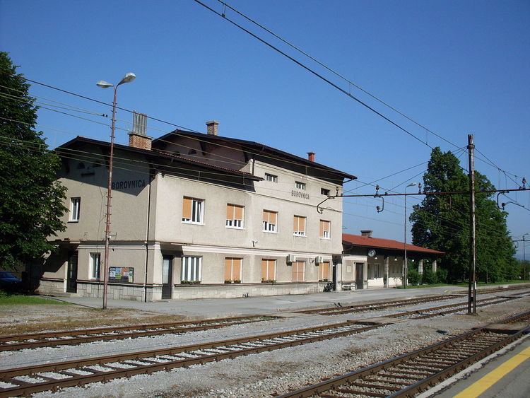 Borovnica railway station