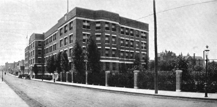 Boston Psychopathic Hospital httpsuploadwikimediaorgwikipediacommonsee