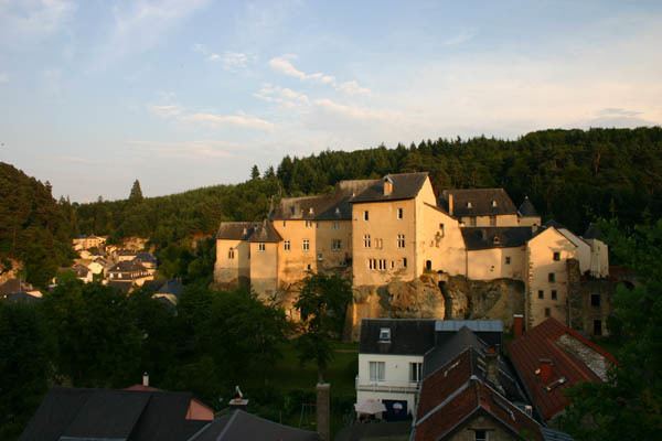 Bourglinster Castle Castlesinfo Bourglister Luxembourg