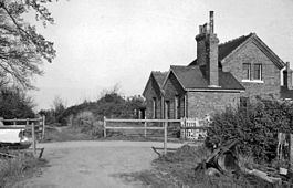 Braceborough Spa Halt railway station httpsuploadwikimediaorgwikipediacommonsthu