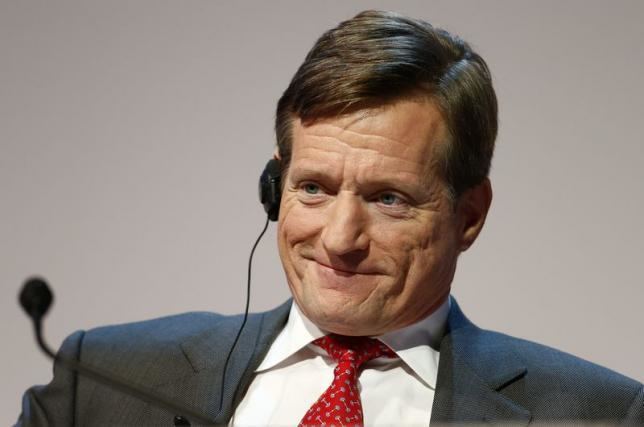 Brady Dougan Lawmakers pressure Credit Suisse boss Dougan to resign