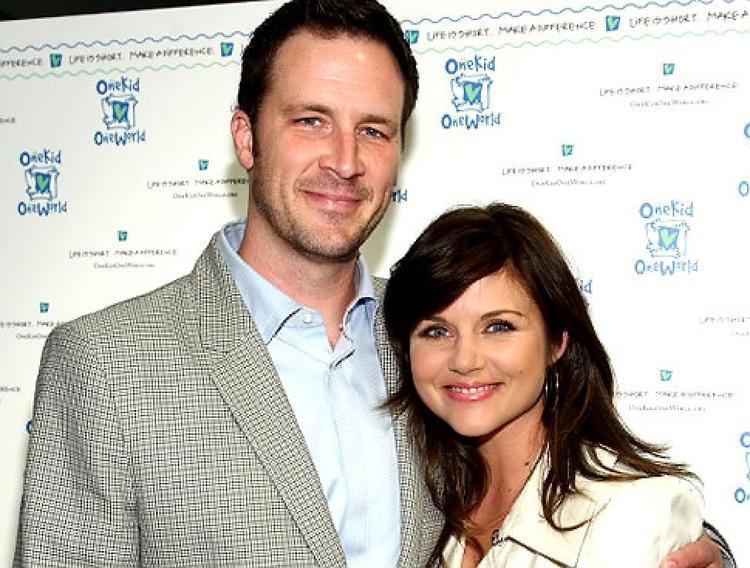 Brady Smith (actor) Tiffani Thiessen and actor Brady Smith expecting their