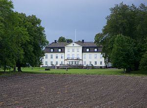 Brandalsund Manor httpsuploadwikimediaorgwikipediacommonsthu