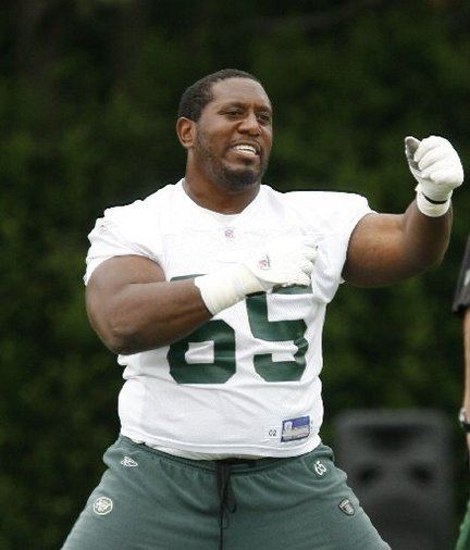 Brandon Moore (guard) NY Jets happy to have kept guard Brandon Moore in the fold