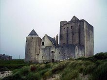Breachacha Castle httpsuploadwikimediaorgwikipediacommonsthu