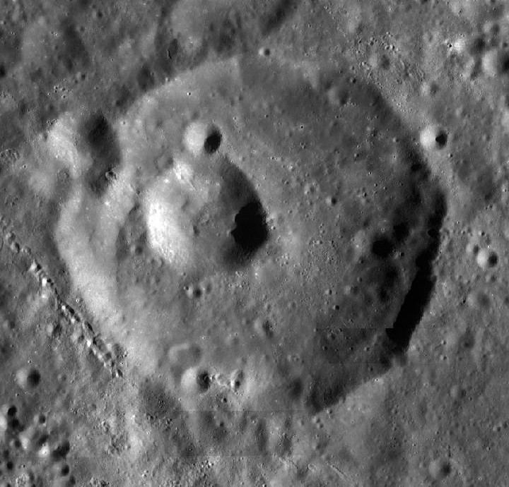 Bredikhin (crater)