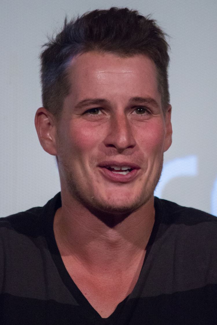 Brendan Fehr httpsuploadwikimediaorgwikipediacommonsee