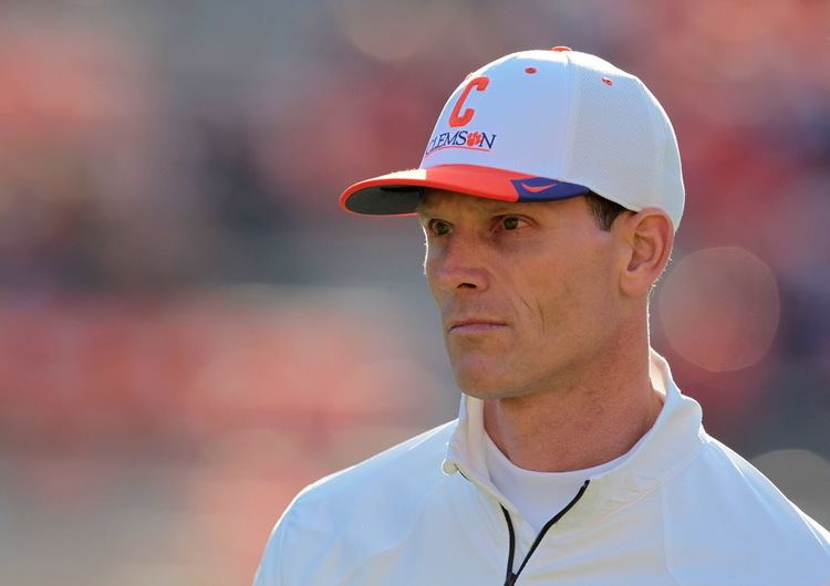 Brent Venables Top Head Coaching Vacancies And Predictions The Odyssey