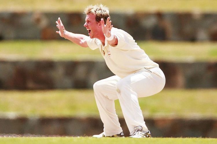 Brett Lee (Cricketer) playing cricket