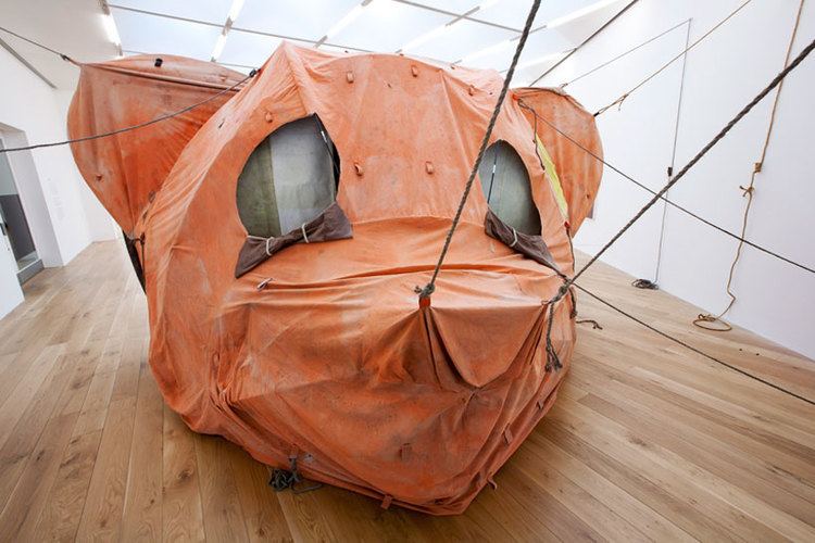 Brian Griffiths (artist) tented bear head sculpture by brian griffiths