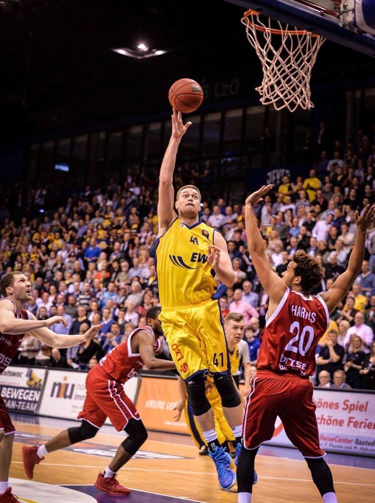 Brian Qvale ExMontana Griz Brian Qvale a big hit in Europe entering 7th year of