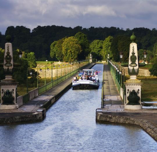 Briare Canal travelguidemichelincomsitesdefaultfilesstyle