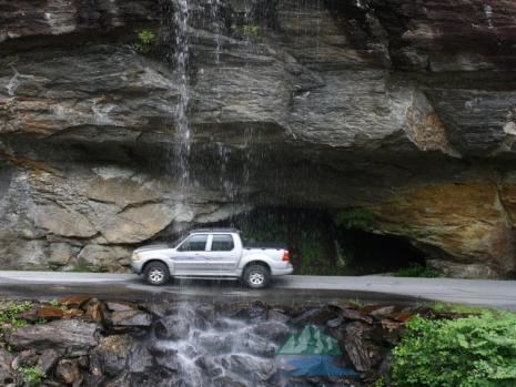 Bridal Veil Falls (Macon County) wwwstayandplayinthesmokiescomtemplateimagephp