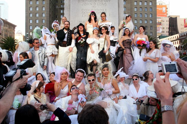 Brides of March Brides of Marchquot 2017 Wedding Dress Pub Crawl SF Funcheap