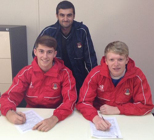 Bridgwater Town F.C. New players sign up to Bridgwater Town FC Development Centre under 18