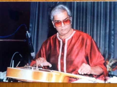 Brij Bhushan Kabra Pt Brij Bhushan Kabra the guitar maestro with Ustad