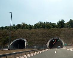 Brinje Tunnel httpsuploadwikimediaorgwikipediacommonsthu