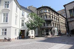 Brønnum House httpsuploadwikimediaorgwikipediacommonsthu